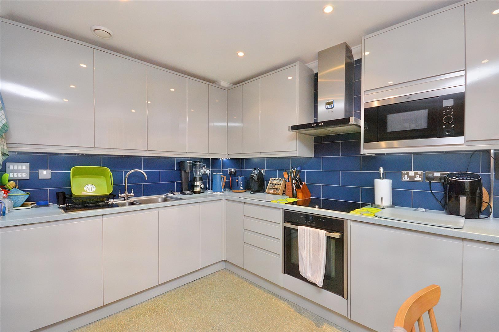 Property Details for Compton Street Eastbourne BN21 4AP Town